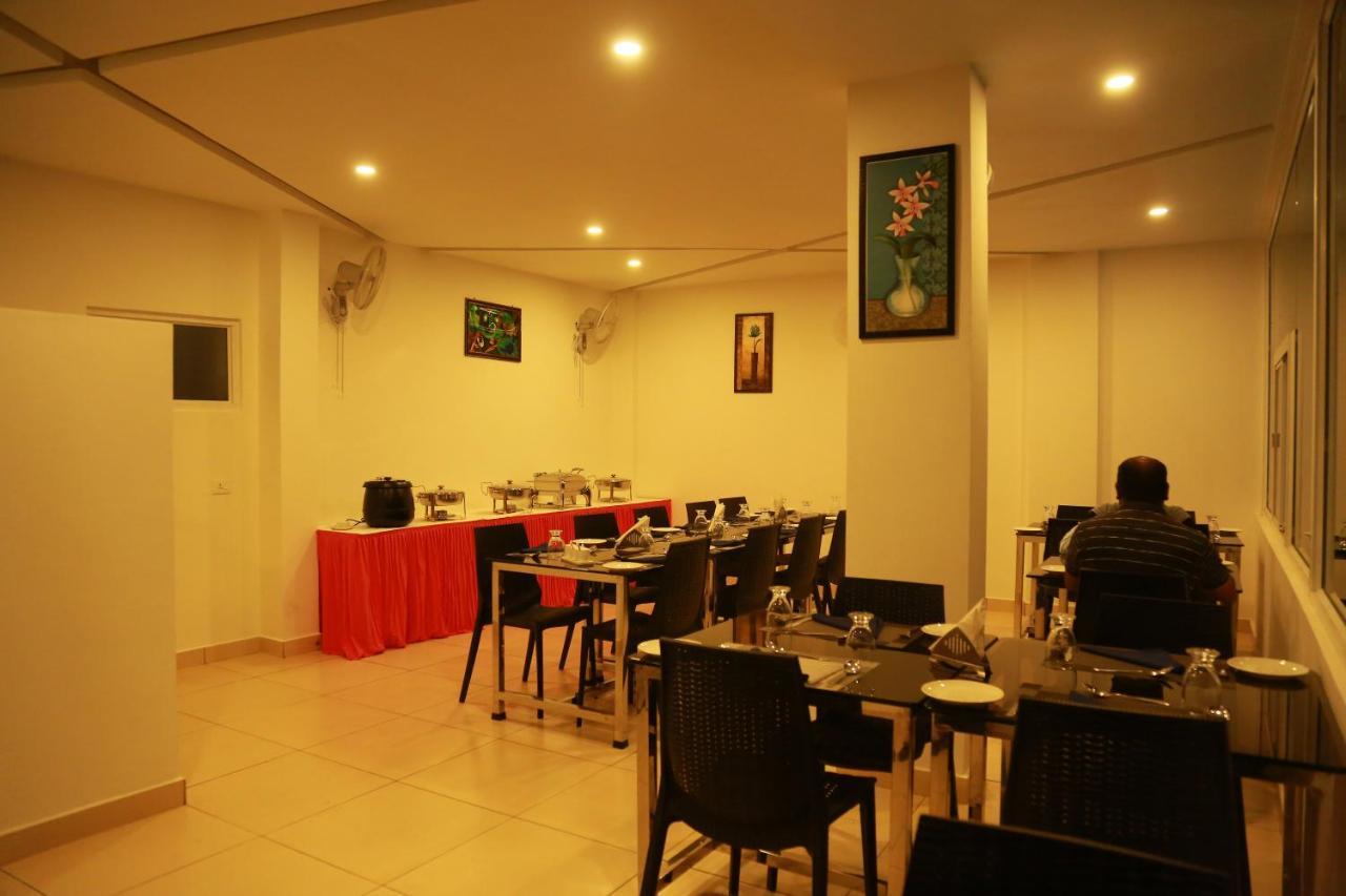 蒙纳 棕榈树叶旅馆酒店 外观 照片